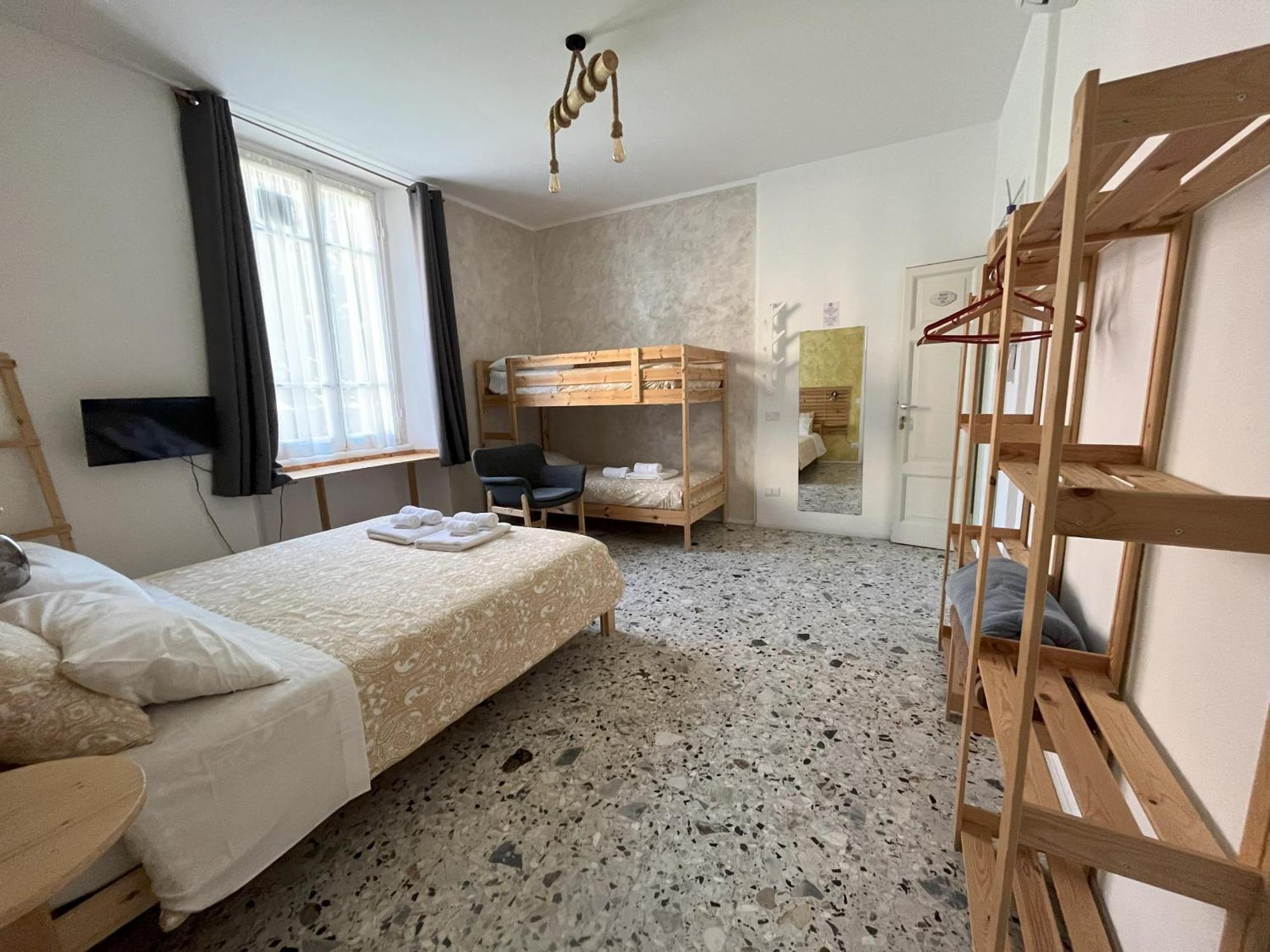 Garlate B&B Red House מראה חיצוני תמונה